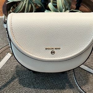 Michael Kors cream, pebbled leather cross body. In excellent Condition